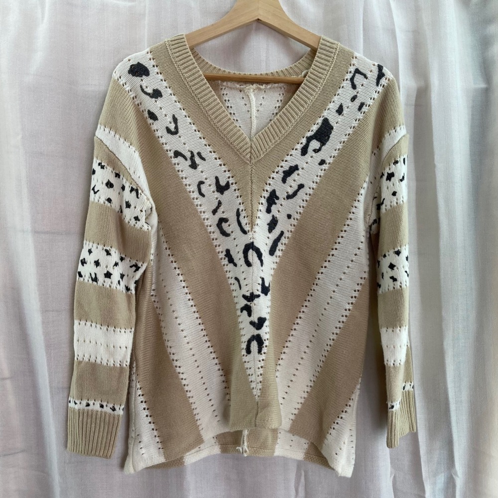 Womens Tan Animal Print V Neck Knit Sweater Long Sleeve Pullover Top